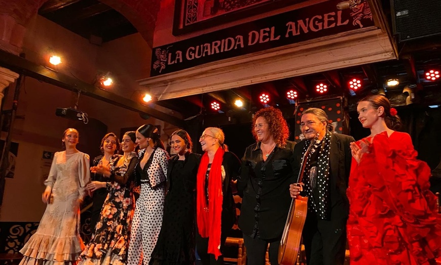 Image 1: ¡Vive la pasión del flamenco! Disfruta de un espectáculo único