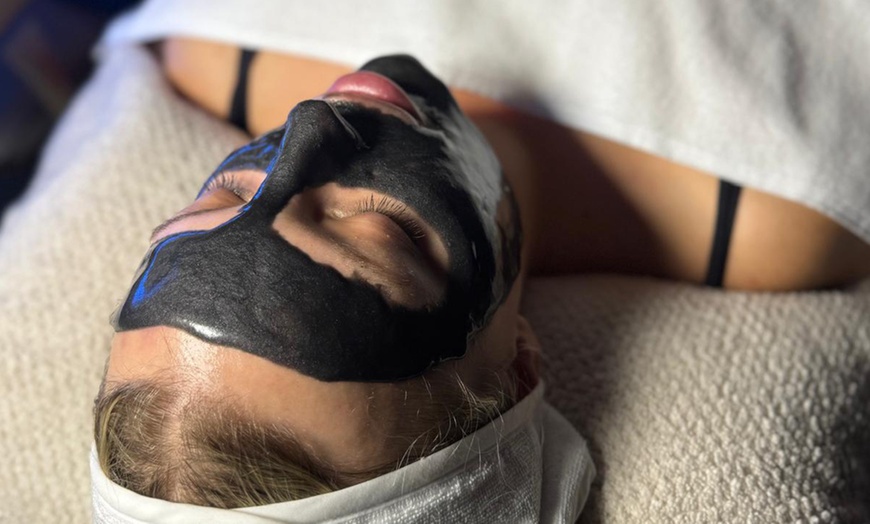 Image 2: Up to 40% Off on Facial at EVARAÉ Spa & Wellness Clinic