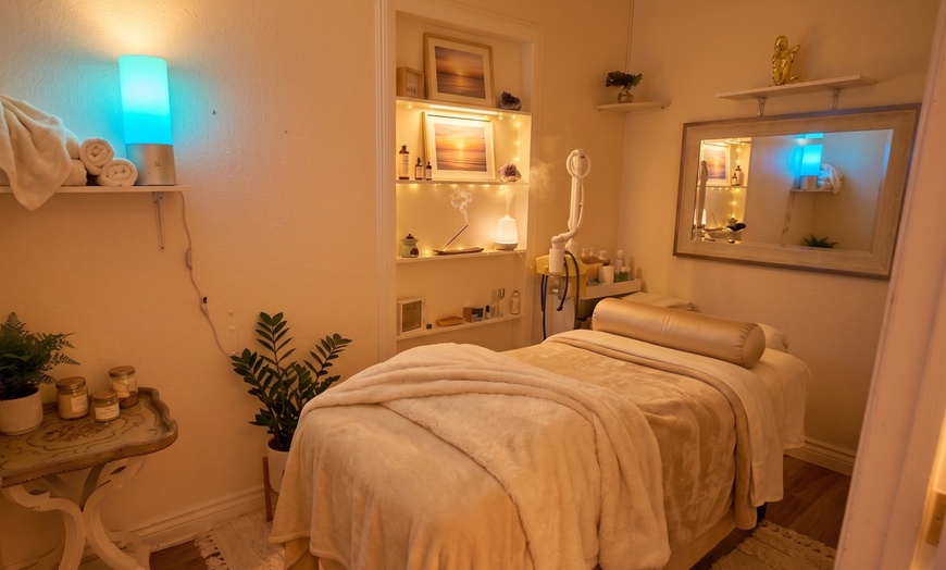 Image 2: Up to 20% Off on Swedish Massage at Skin Gallery