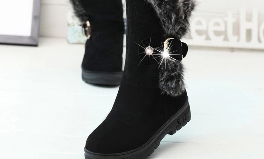 Image 3: Women's Buckle Fluffy Boots