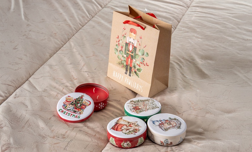 Image 2: 4er-Set Weihnachts-Duftkerzen mit Geschenktüte