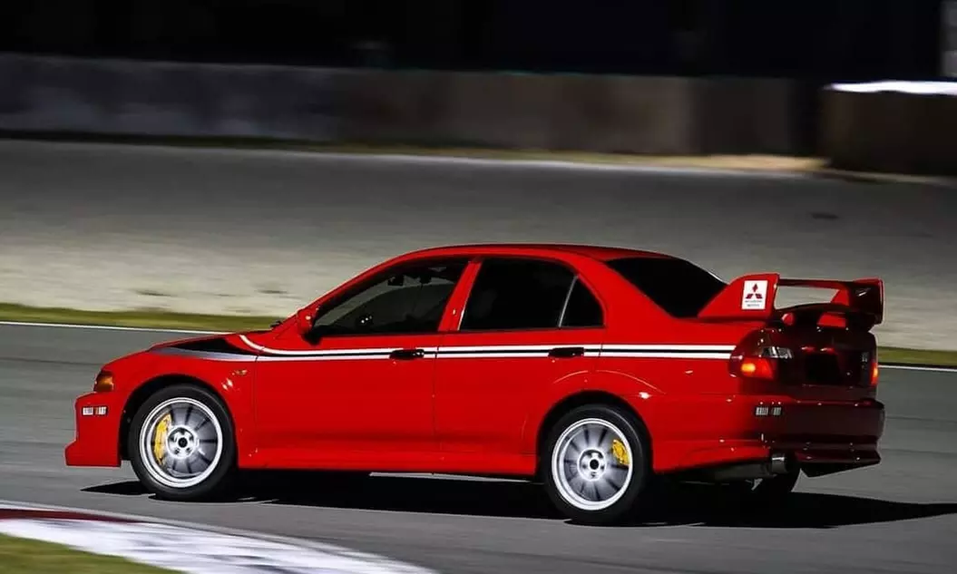 Rajdowe emocje: przejazdy jako kierowca lub pasażer wyścigowych aut