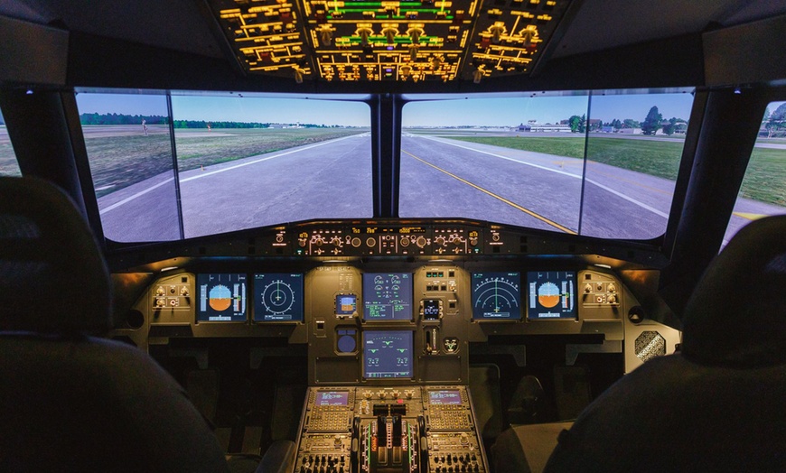Image 4: Zostań pilotem i zasiądź za sterami symulatora: Boeing 737 i inne