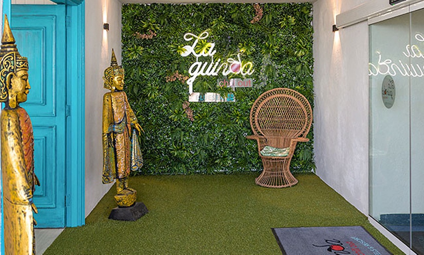 Image 7: Acceso con comida y bebida a rooftop con opción a mojito para 2