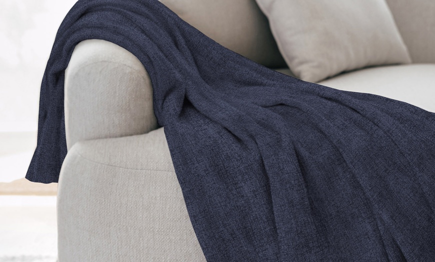 Image 8: Decorative Multi-Purpose Fabric Throw 