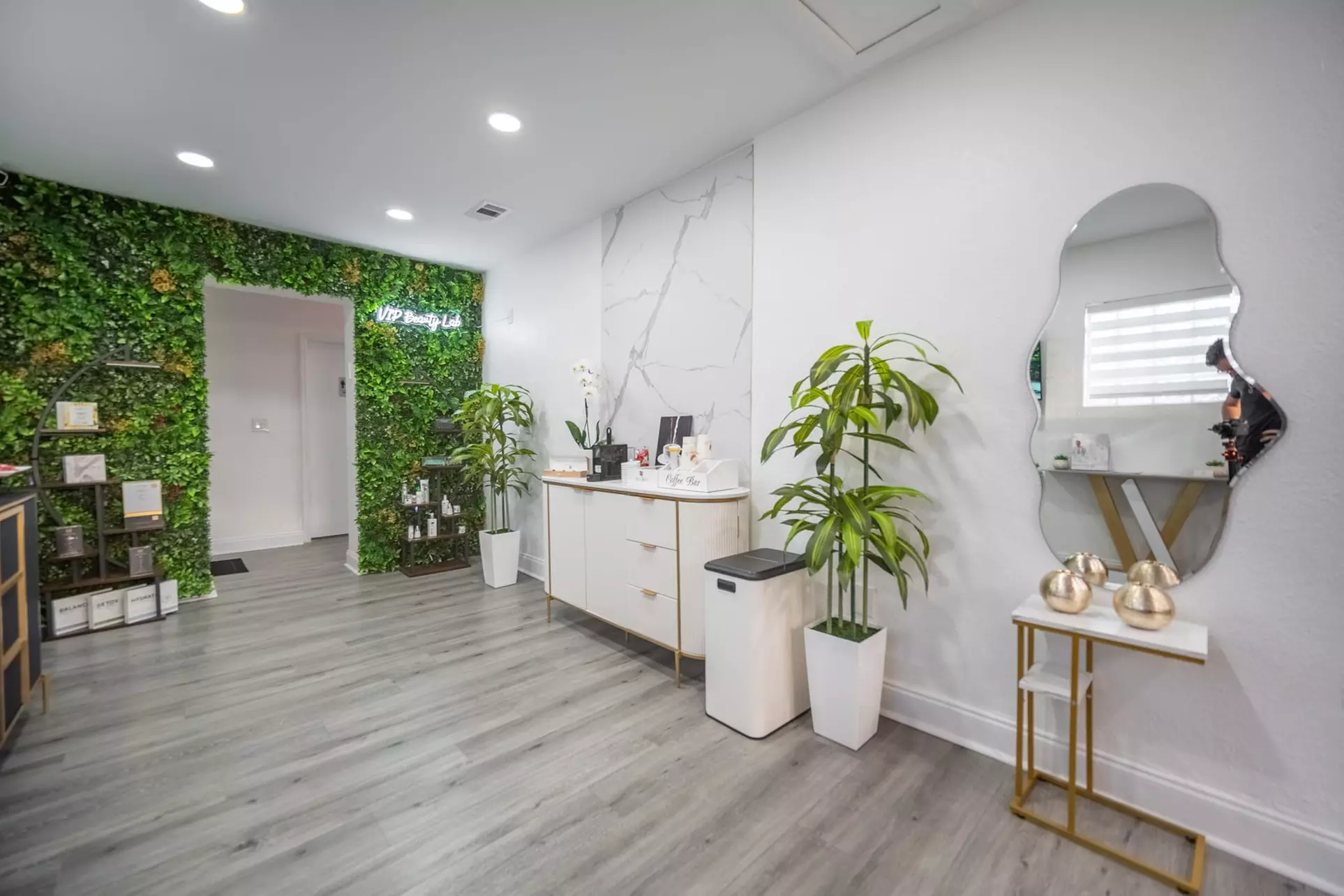 Save Up to 37% Off on 45-Min Lymphatic Drainage or 90 Min Including LED Sessions at Vip beauty in Aventura - Second Medium
