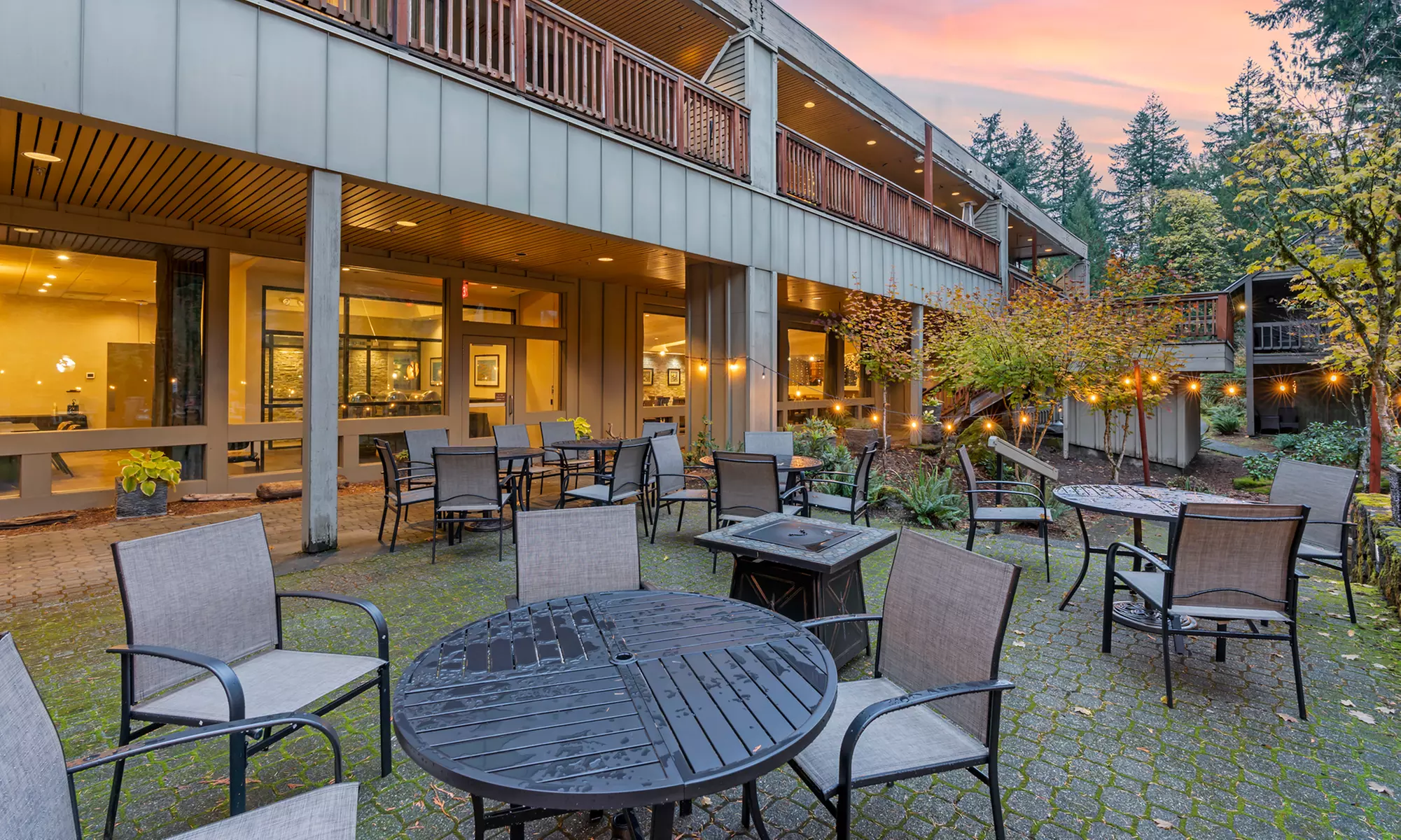 4-Star Mountain Resort in Salmon River Valley with Golf, Spa & Dining
