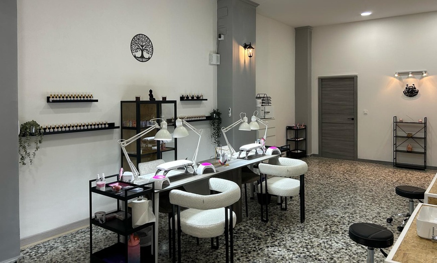 Image 12: Manicura, pedicura o ambos con esmaltado semipermanente