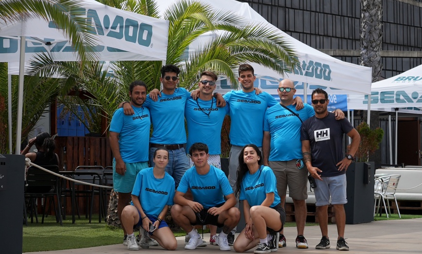 Image 9: Vuela alto: experiencia de parasailing para 2 o 4 personas 