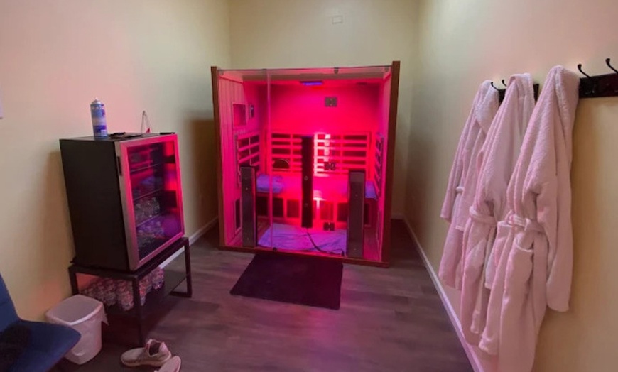 Image 6: 60 or 90-Minute Swedish Massage with Hot Towels and 45-Minute Facial 