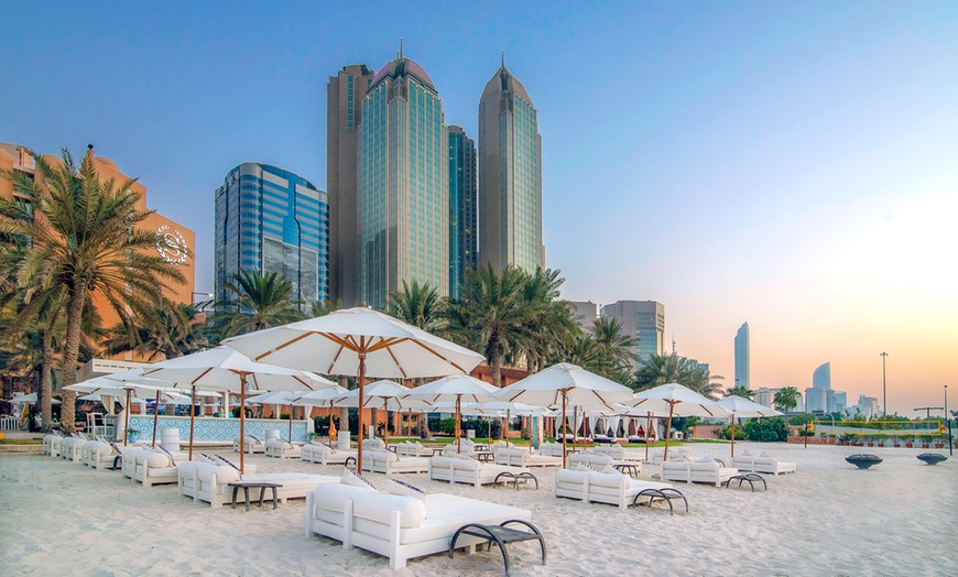Image 2: Saturday Brunch w/ Beverages, Pool & Beach Access for Child or Adults