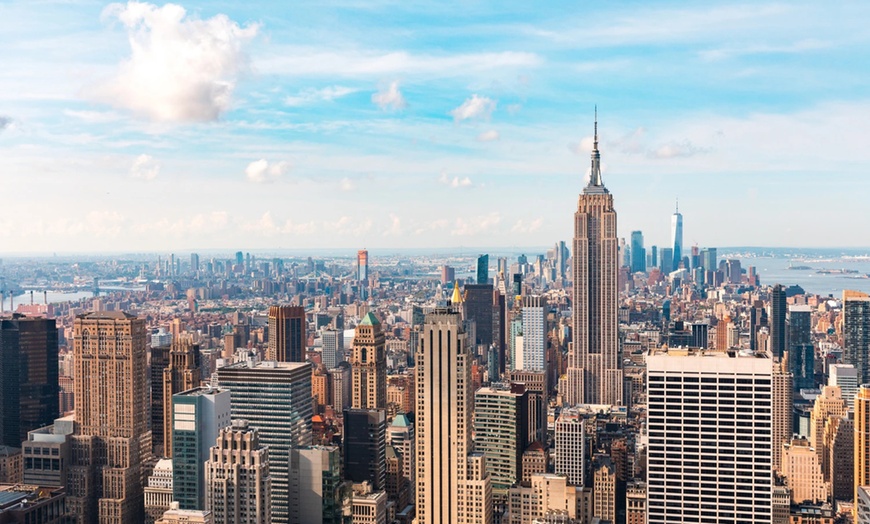 Image 4: Up to 40% Off 24 Hour Hop On Hop Off Bus NYC Tour Package! 