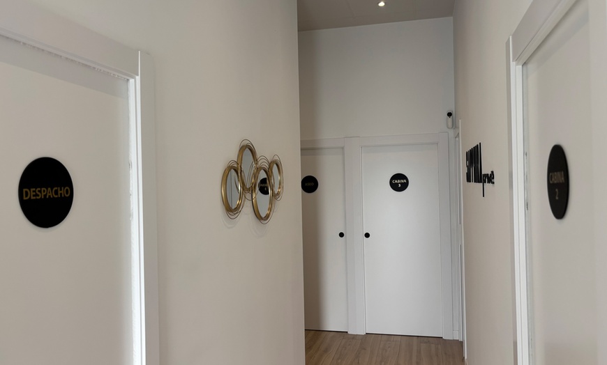 Image 4: 3 o 6 sesiones combinadas de aparatología a elegir y masaje drenante