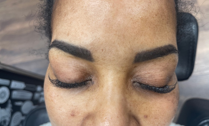 Image 10: Zet je wimpers in de spotlight met wimperextensions naar keuze