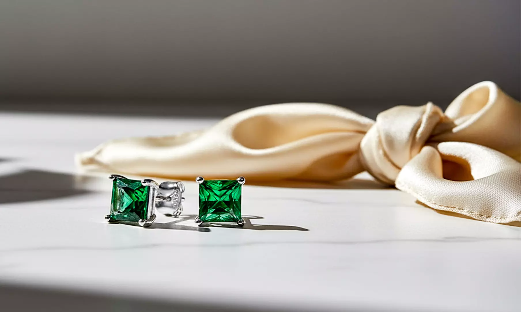 Paris Jewelry 14k White Gold Princess 4MM Emerald Gemstone Stud Earrings