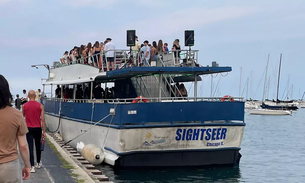 Explore Chicago with a Skyline Boat Cruise For Up to Four People At Chicago Luxury Cruises Up to  48% Off  - Second Medium
