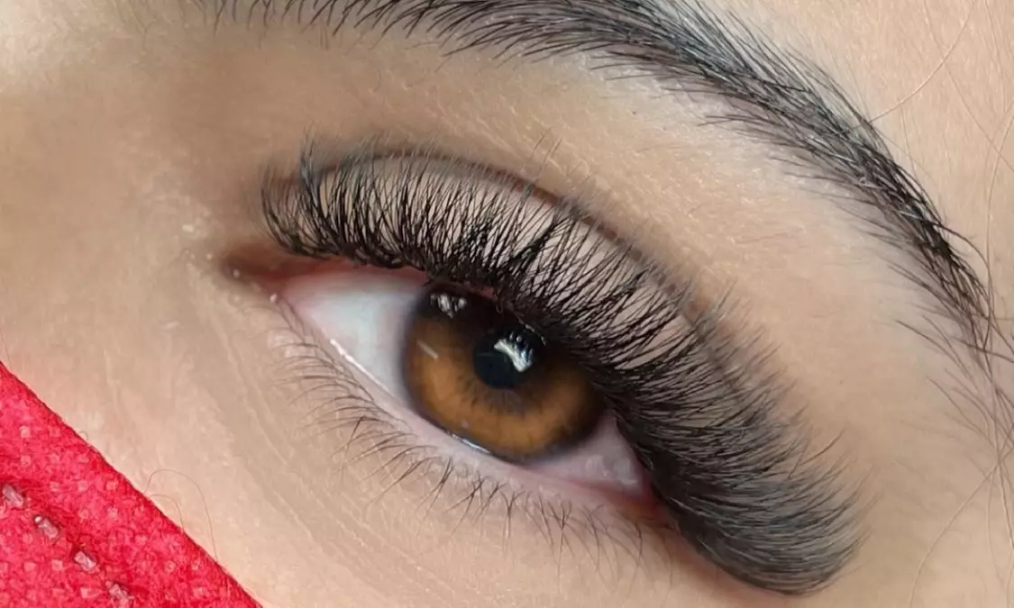 Luxury Lashes offers classic, hybrid, and volume eyelash extensions with up to 61% off for a stunning transformation.