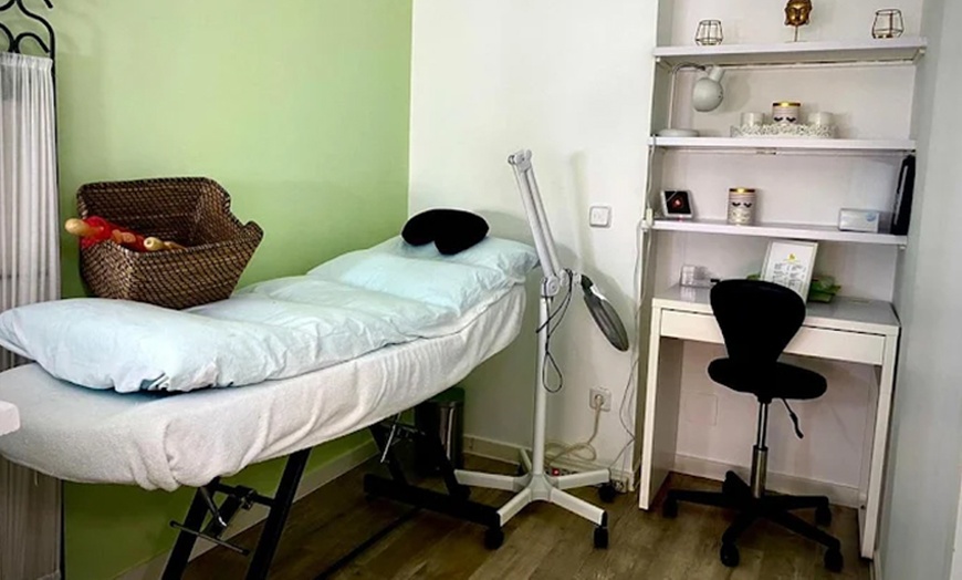 Image 4: Tratamiento facial de 45 minutos con maderoterapia y radiofrecuencia