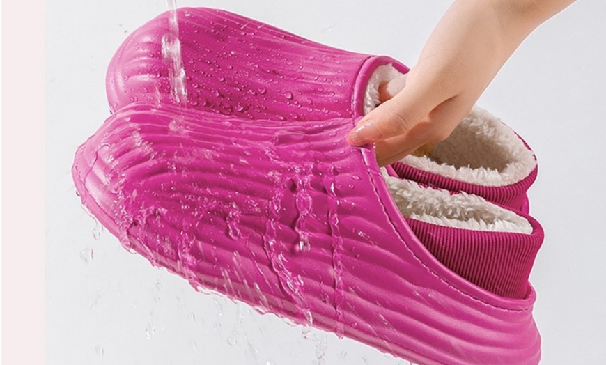 Image 7: Water-Resistant Plush-Interior Slippers