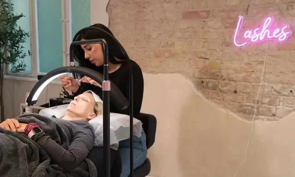 Lashlifting oder Wimpernverlängerung mit 2D- bis 6D-Volumentechnik