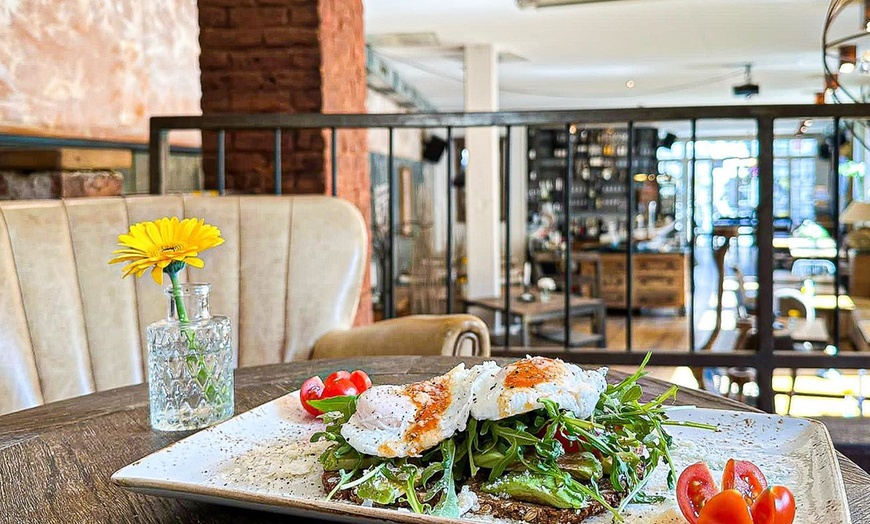 Image 3: Gestärkt in den  Tag starten – Frühstücksplatte für 2 oder 4 Personen