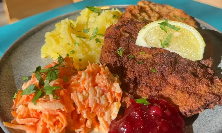 Reichhaltiges modernes Frühstück nach Wahl für 1 bis 4 Personen