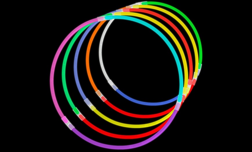 Image 7: 100 Glow Sticks with Connectors