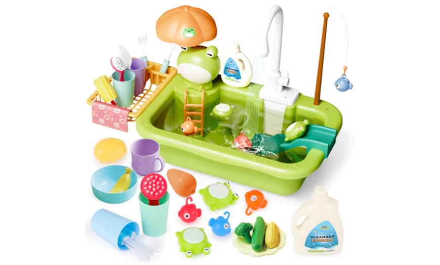 Image 2: DEAO Green Frog Kitchen Play Sink with Running Water 