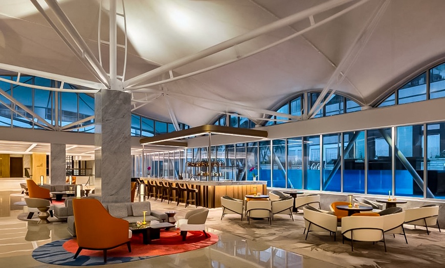 Image 5: 14-Night Fly, Cruise & Stay Package – Singapore Aboard Royal Caribbean