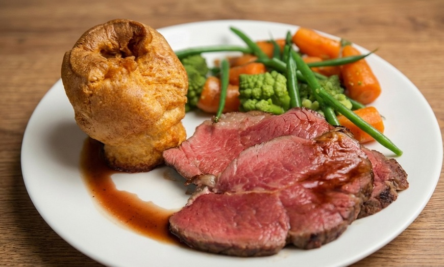 Image 3: 2 Course Sunday Lunch With a Glass of Wine for Two or Four