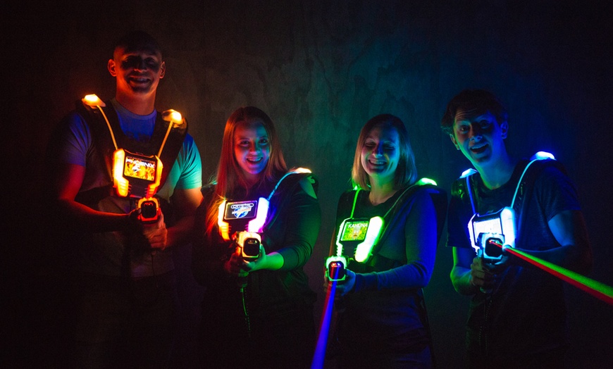 Image 1: 2 oder 4 Runden LaserTag inkl. Ausrüstung für 2 - 6 Personen 