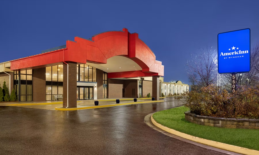 Image 15: Cozy Inn Near Grand Rapids Airport with Complimentary Breakfast