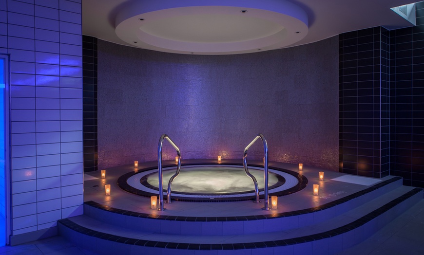 Image 2: Luxury Spa Day Package with Cocktail and Afternoon Tea for One or Two