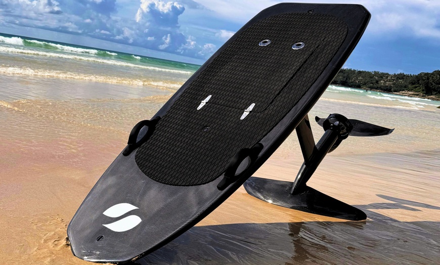 Image 1: 1 o 2 horas de clases de efoil o surf eléctrico para 1 o 2 personas 