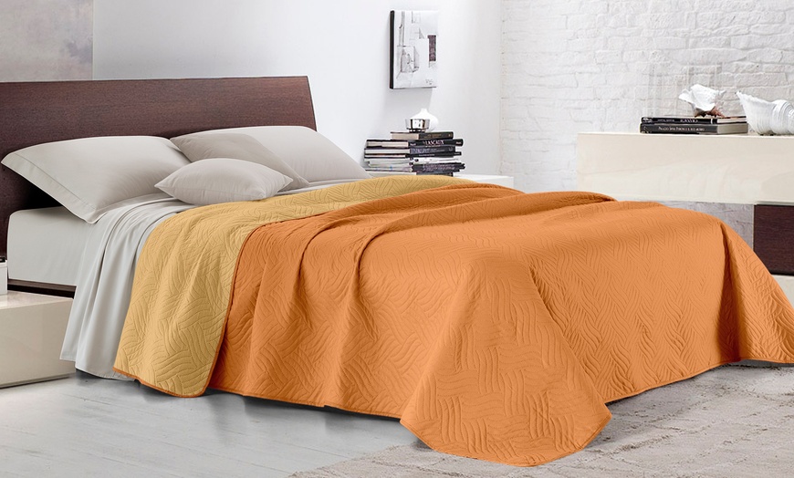 Image 2: Zweifarbig gesteppte Decke