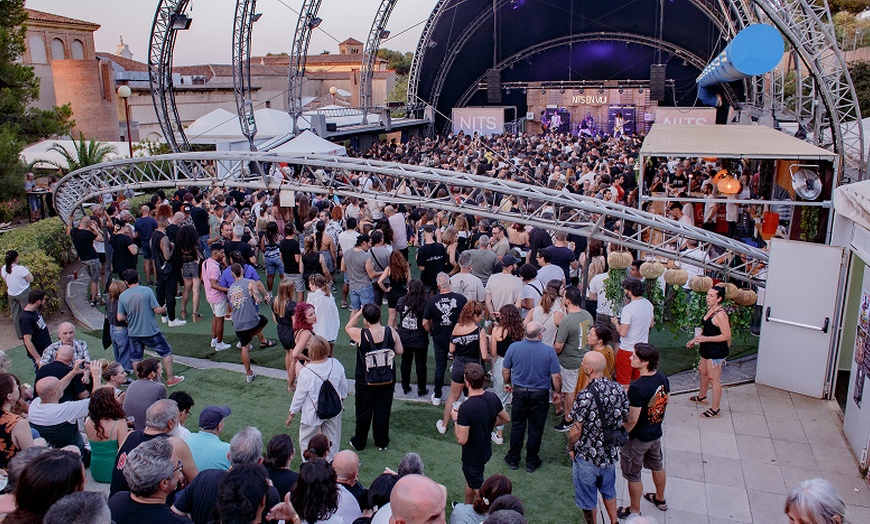 Image 3: Rock & Grill: entrada para el festival de rock en Poble Espanyol