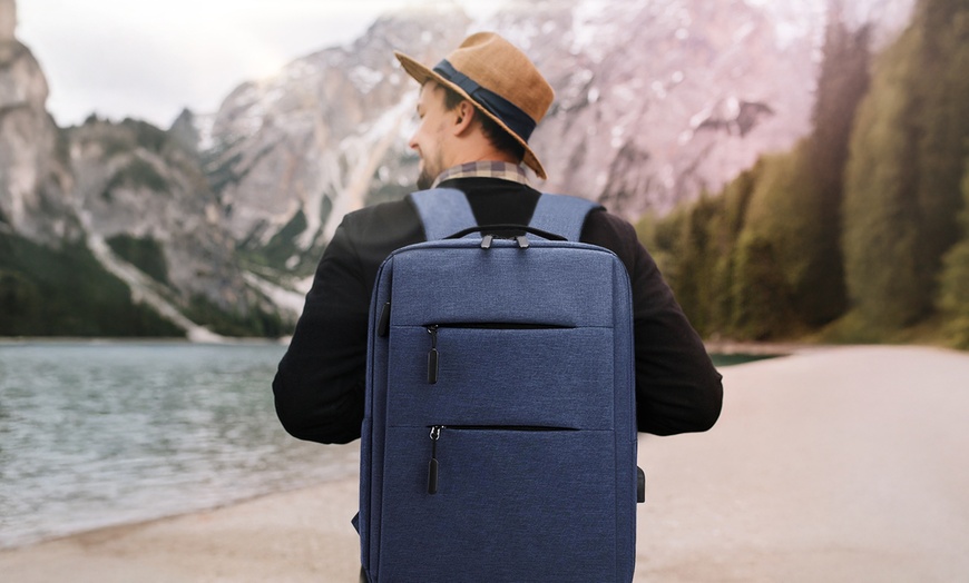 Image 3: Reise-Rucksack mit USB-Port