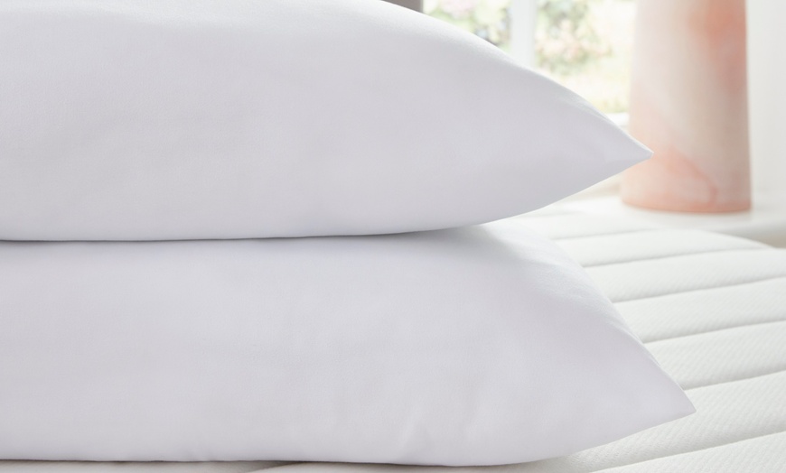 Image 3: Silentnight Ultrabounce Mattress Topper and Pillow Pair Set 