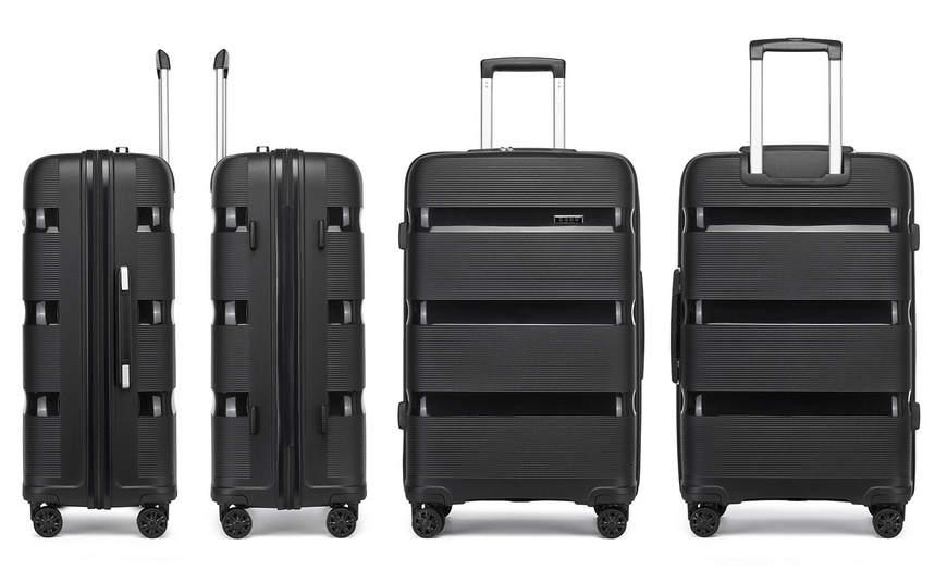 Image 15: Maleta o juego de maletas de ruedas ligeras con diseño estriado