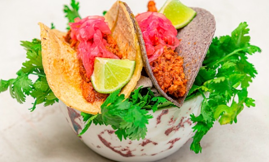 Image 37: Menú fusión a elegir entre clásico o prémium para 2 o 4 personas 