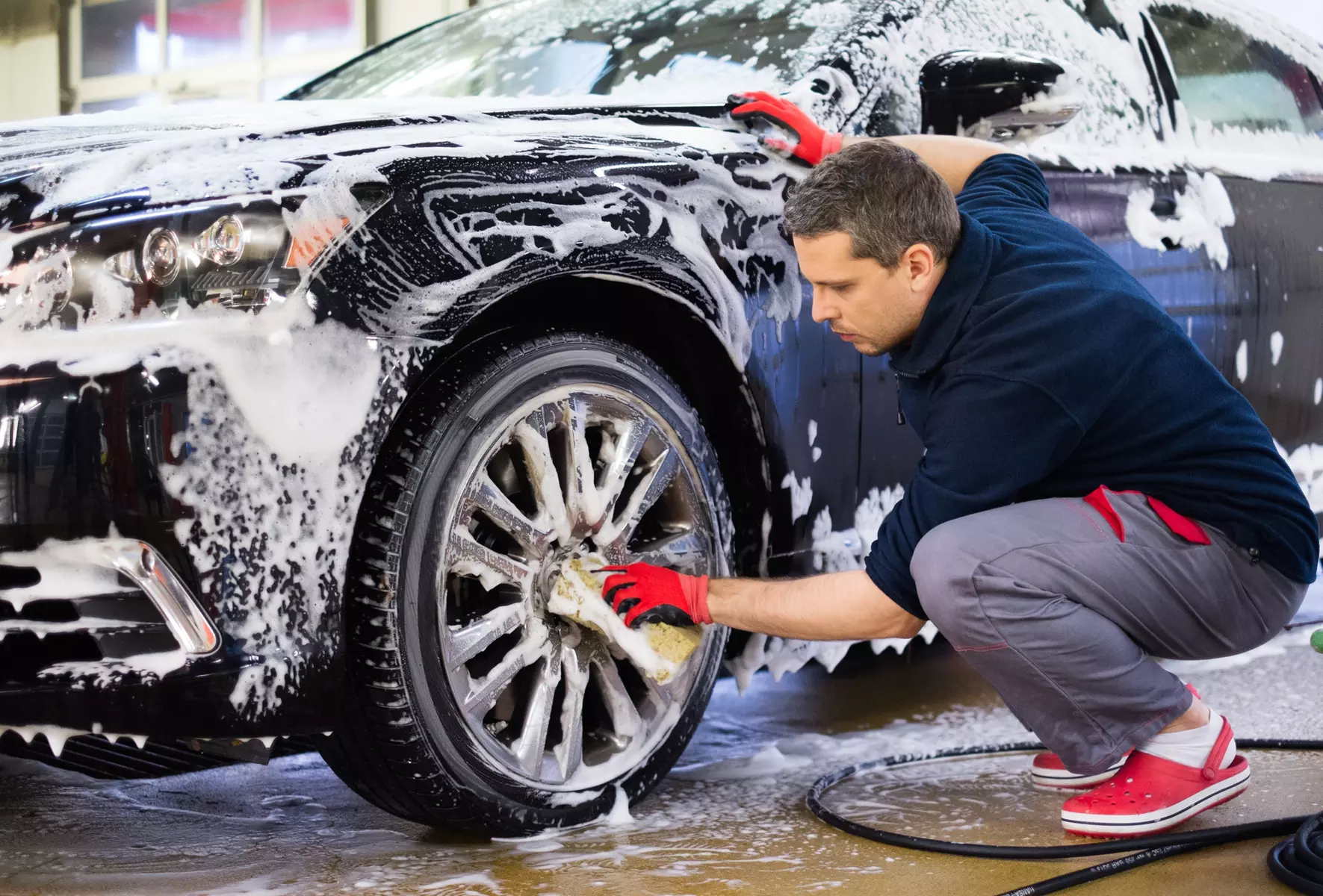Myjnia ręczna i detailing Katowice: kompleksowe mycie i sprzątanie w Eagle Detailing & Car Wash (do -20%) - Primary Image
