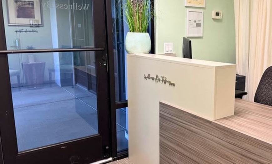 Image 3: Deluxe Hydro Facial Packages for Glowing Skin