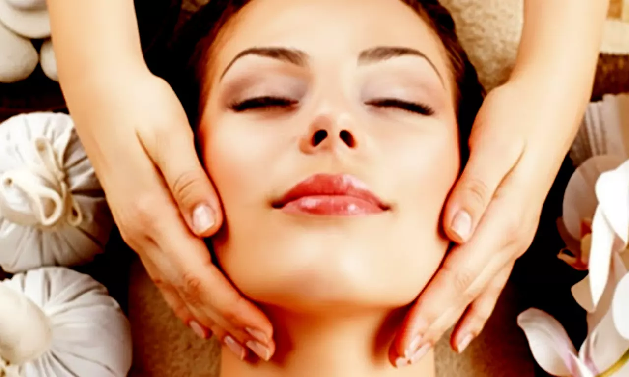 45- or 60-Minute Relaxation Facial Massage Including Neck & Shoulders (Up to 57% Off) - Primary Image