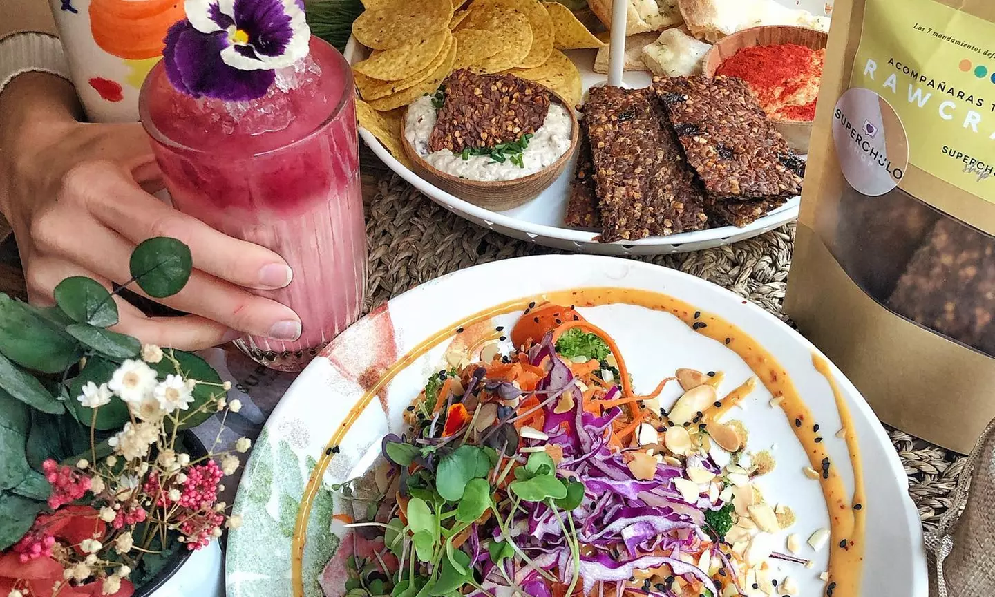 Brunch para 2 o 4 con plato salado y dulce y bebida fría y caliente