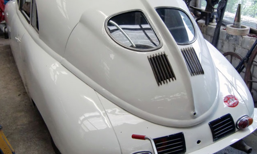 Image 2: Eintritt ins Fahrzeugmuseum für 2 Erwachsene, optional mit 2-4 Kindern