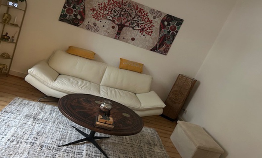 Image 4: 60 Min. Reiki mit Chakren-Kerzen-Anwendung oder Fußreflexzonen-Massage