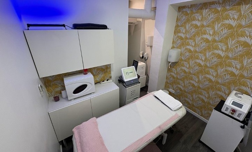 Image 2: 3 o 6 sesiones de tratamiento remodelante y push up para 1 persona