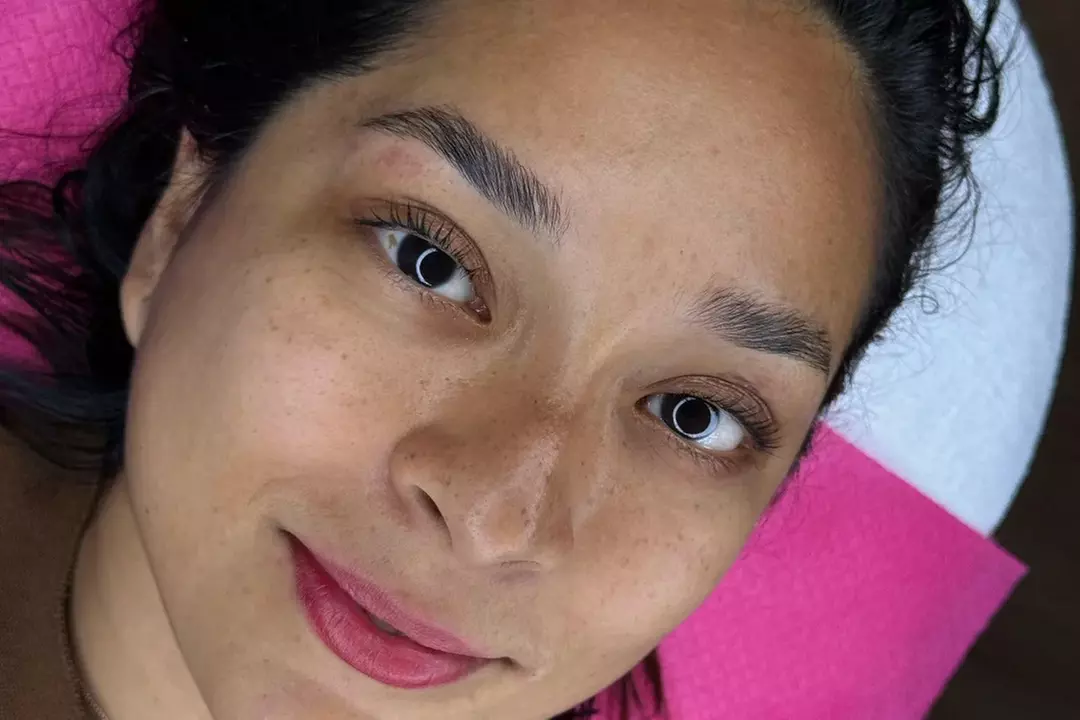 Wimpern färben opt. Lifting oder Augenbrauen-Lifting opt. Extras