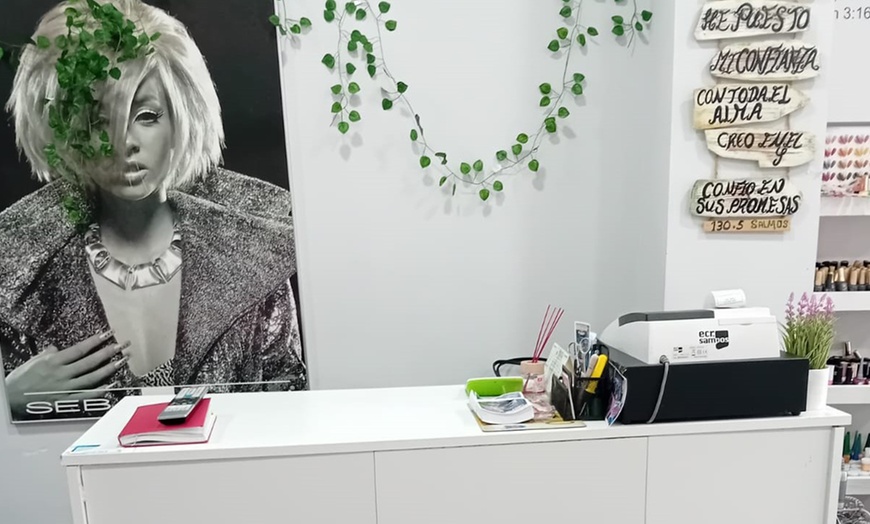 Image 2: Masaje de 30, 45 o 60 minutos a elegir entre relajante o de drenaje