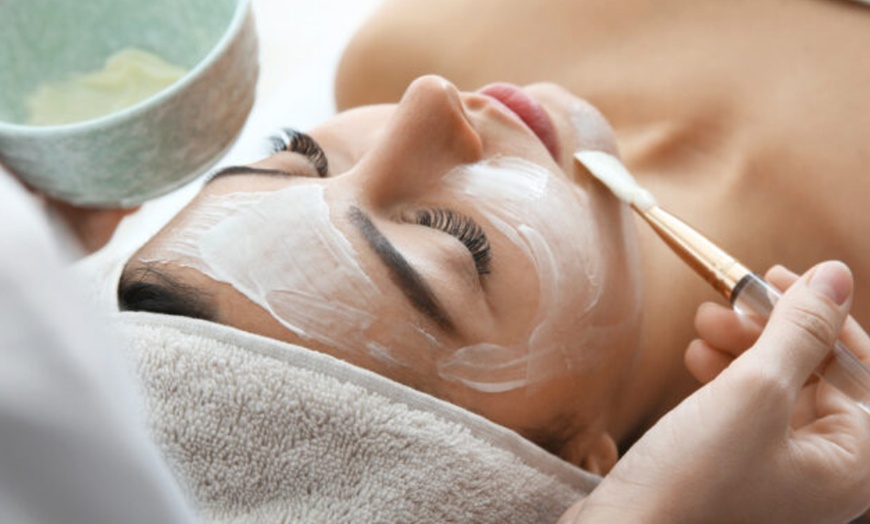 Image 1: One, Two, or Three 60-Minute Hydration Facial For a Refreshed Look 